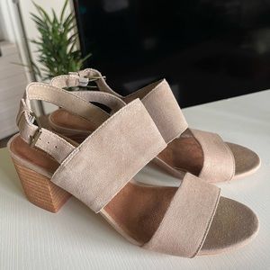 TOMS Suede Heeled Sandals (Like New)